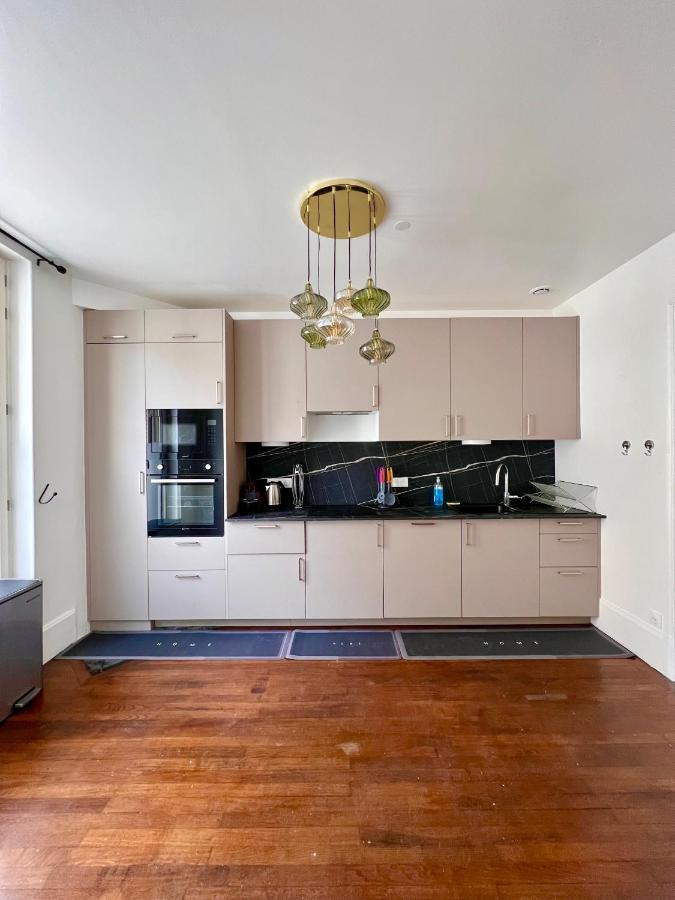 Appartement De Luxe Avec Fresque, Hyper Centre Et Parking Sure 퐁텐블로 외부 사진