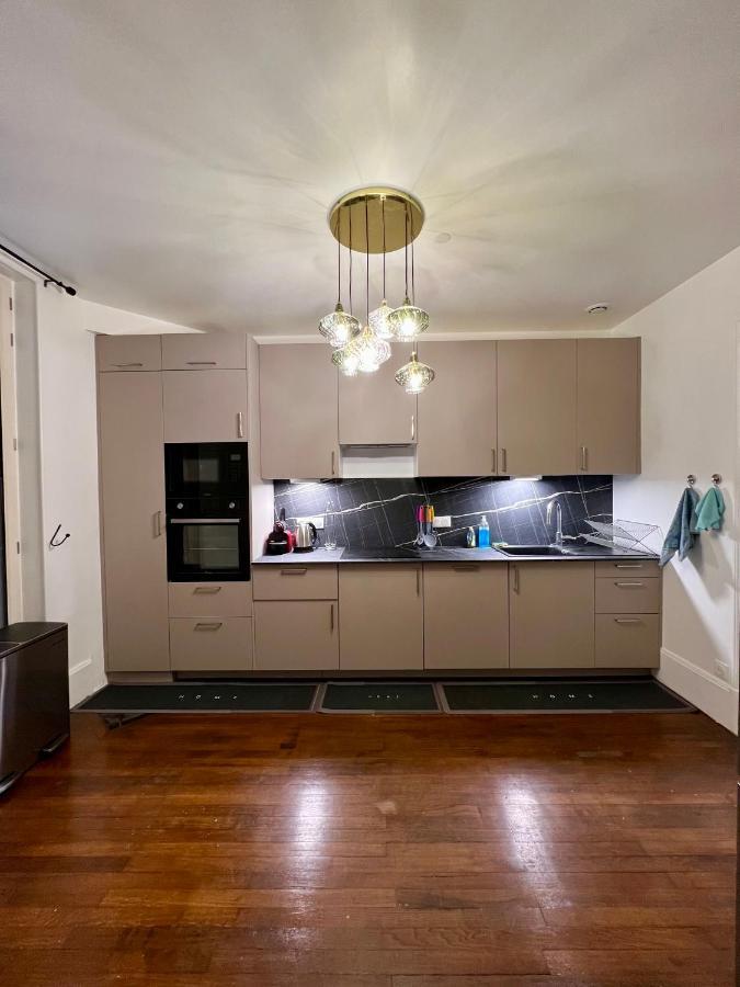Appartement De Luxe Avec Fresque, Hyper Centre Et Parking Sure 퐁텐블로 외부 사진